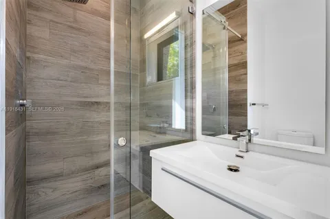 $2,599,000 | 1525 Bay Road, Unit 1525, Miami Beach, FL 33139