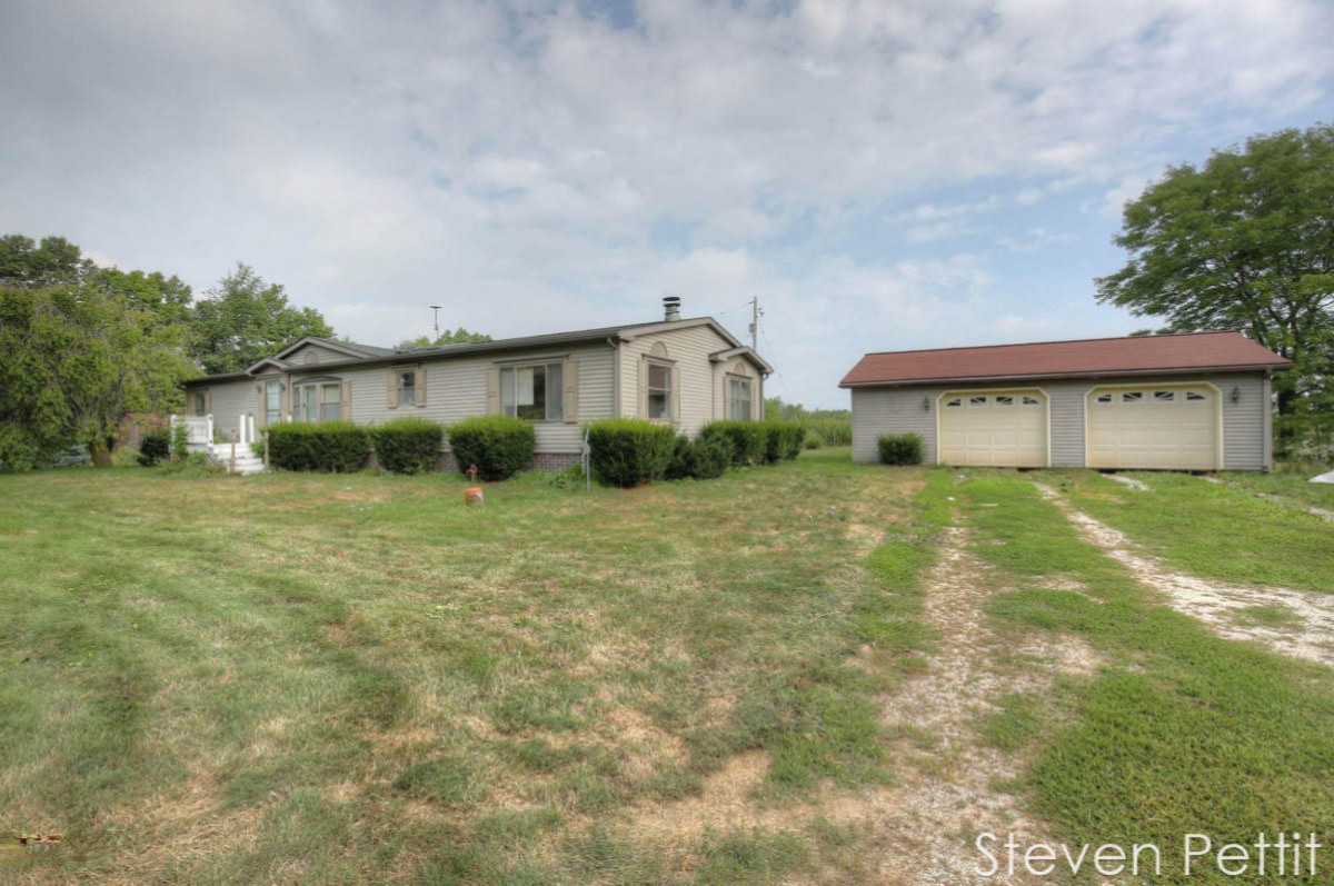 6259 Borden Road Fenwick, MI 48834 - Photo 2 of 29 490A8455 - Copy - Copy - Copy