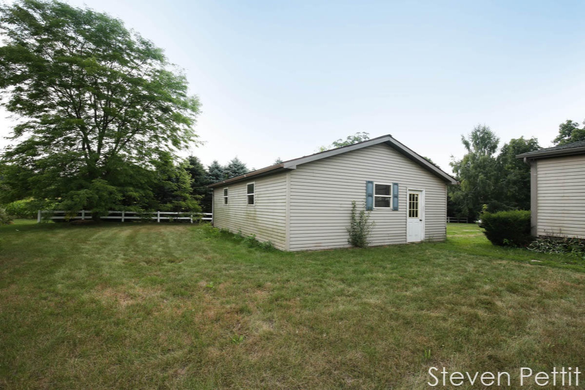 6259 Borden Road Fenwick, MI 48834 - Photo 28 of 29 490A8546