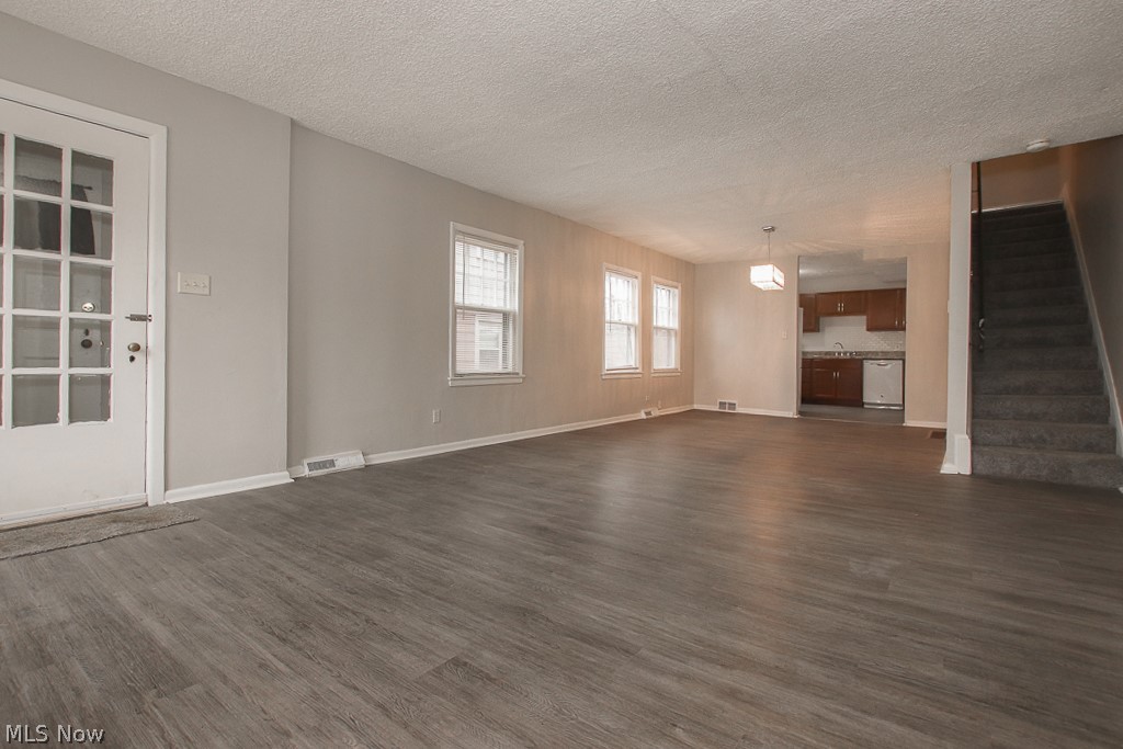 17705 Winslow Road Cleveland, OH 44120 - Photo 3 of 32 Gallery Image 3