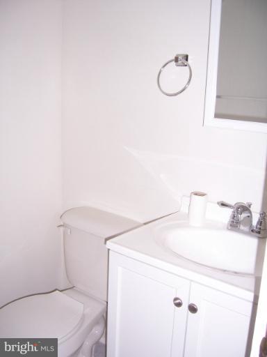 745 Old Baltimore Road Winchester, VA 22603 - Photo 26 of 30 Bath