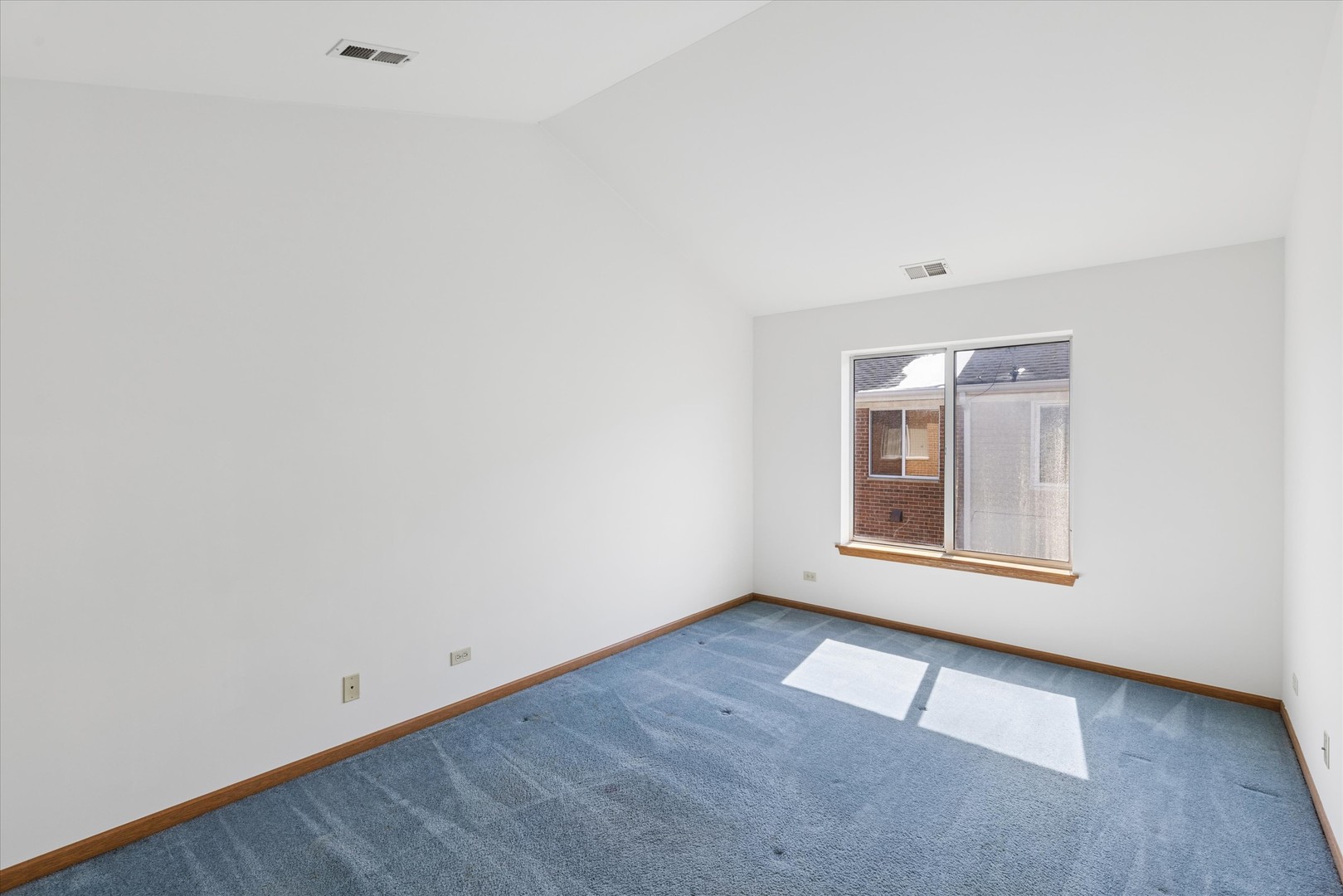 3 Dewalt Court Elmhurst, IL 60126 - Photo 9 of 17 an empty room with a workbench