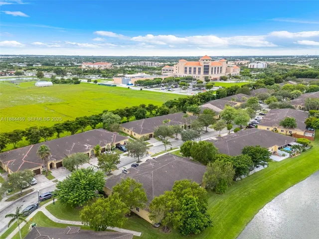 $335,000 | 3327 Northeast 11th Drive, Homestead, FL 33033