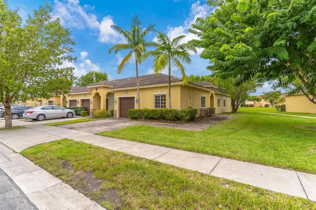 $335,000 | 3327 Northeast 11th Drive, Homestead, FL 33033
