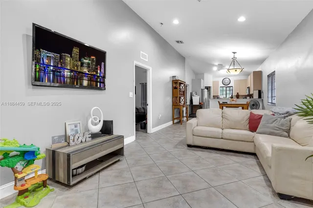 $335,000 | 3327 Northeast 11th Drive, Homestead, FL 33033