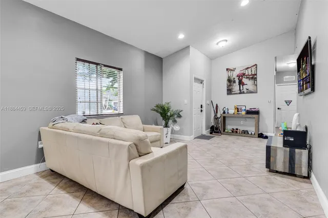 $335,000 | 3327 Northeast 11th Drive, Homestead, FL 33033