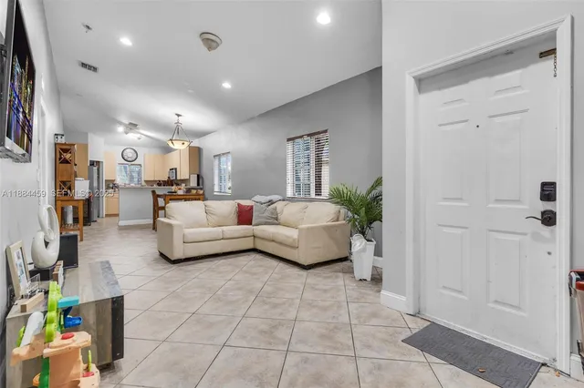 $335,000 | 3327 Northeast 11th Drive, Homestead, FL 33033