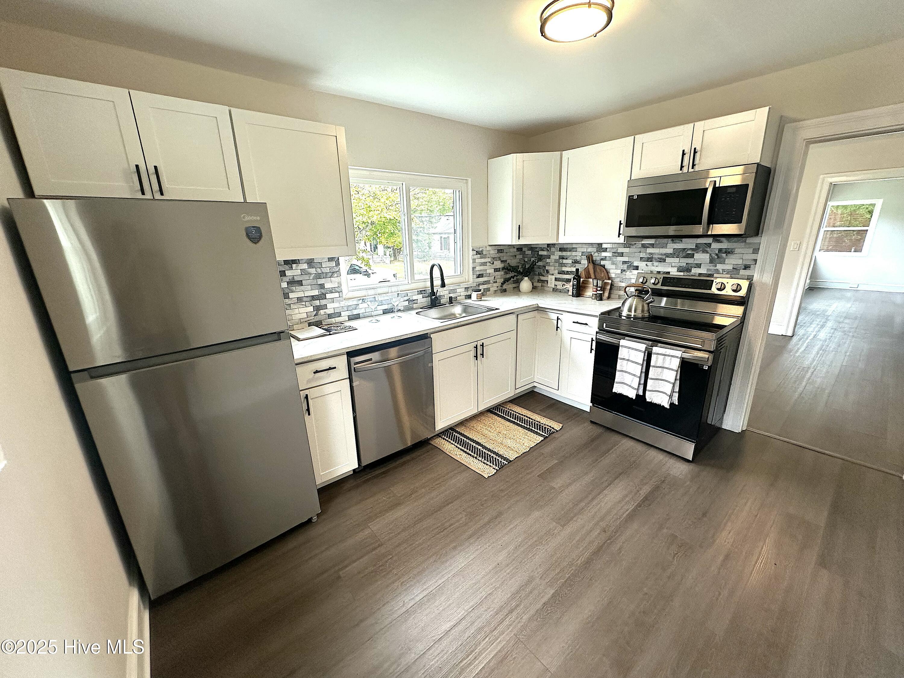 208 Fairview Avenue Southwest Wilson, NC 27893 - Photo 9 of 18 IMG_9423