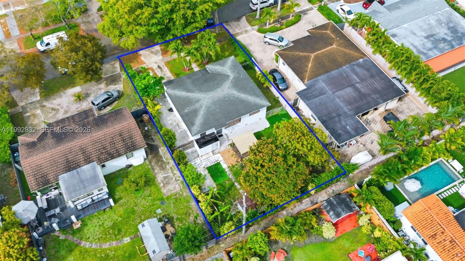 6336 Southwest 9th Street West Miami, FL 33144 - Photo 6 of 33