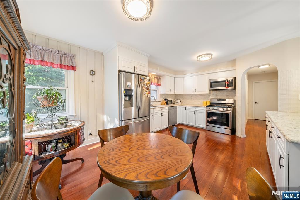 553 Ray Avenue Ridgefield, NJ 07657 - Photo 8 of 27 Gallery Image 8