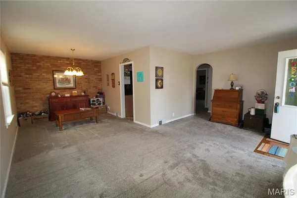 $250,000 | 7266 MacKenzie Road, St. Louis, MO 63123