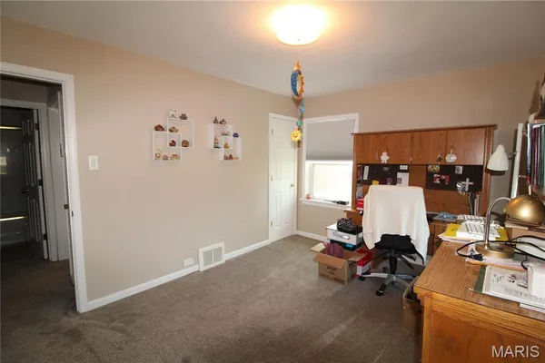 $250,000 | 7266 MacKenzie Road, St. Louis, MO 63123