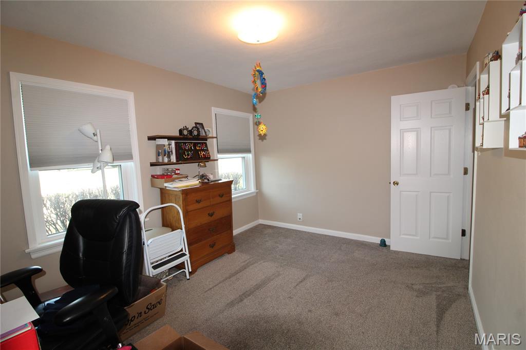 7266 MacKenzie Road St. Louis, MO 63123 - Photo 6 of 31