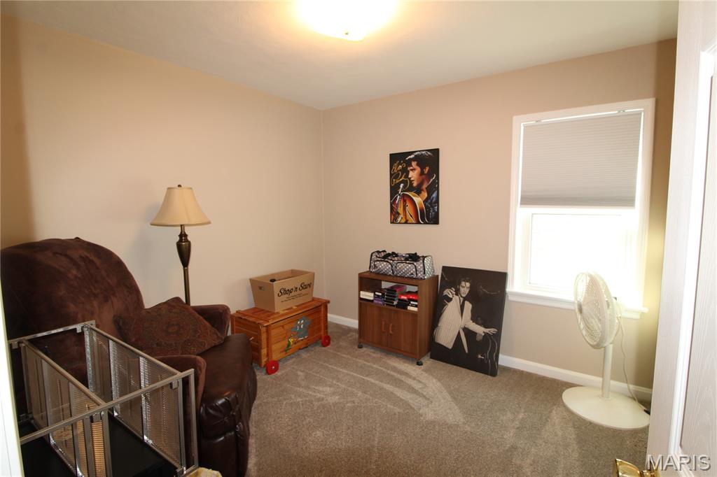 7266 MacKenzie Road St. Louis, MO 63123 - Photo 7 of 31