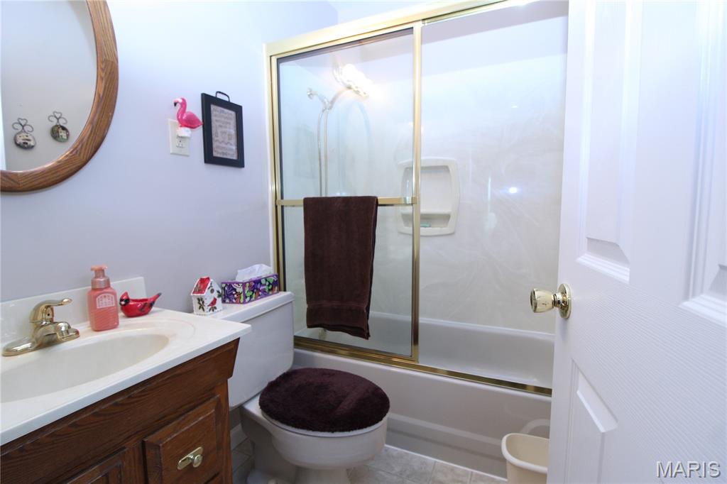 7266 MacKenzie Road St. Louis, MO 63123 - Photo 9 of 31