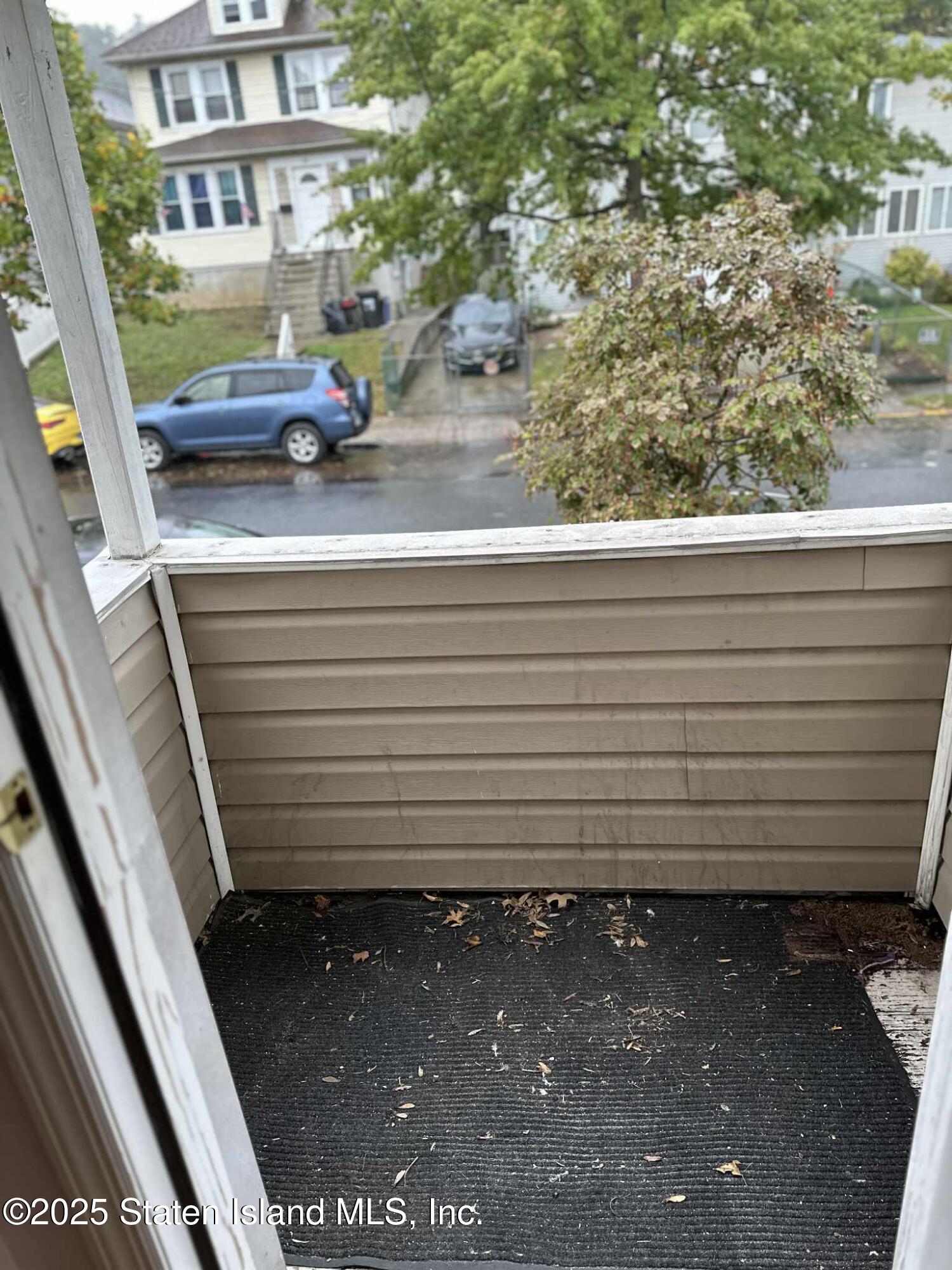 267 Gordon Street Staten Island, NY 10304 - Photo 24 of 37 a view of a back yard of the house