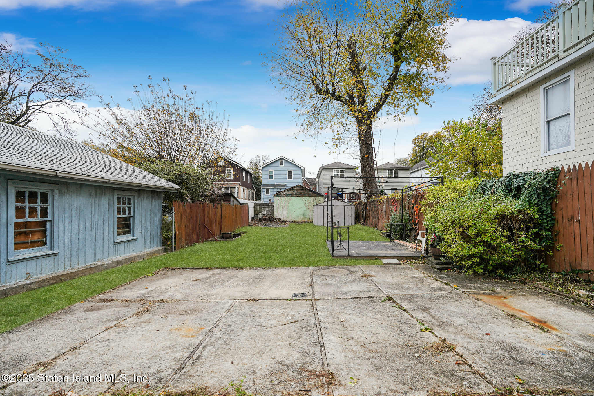 267 Gordon Street Staten Island, NY 10304 - Photo 32 of 37 a small house in middle of the forest
