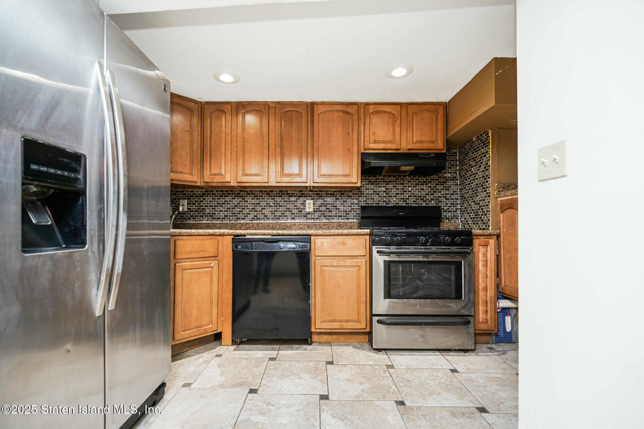 267 Gordon Street Staten Island, NY 10304 - Photo 9 of 37 gordonst14