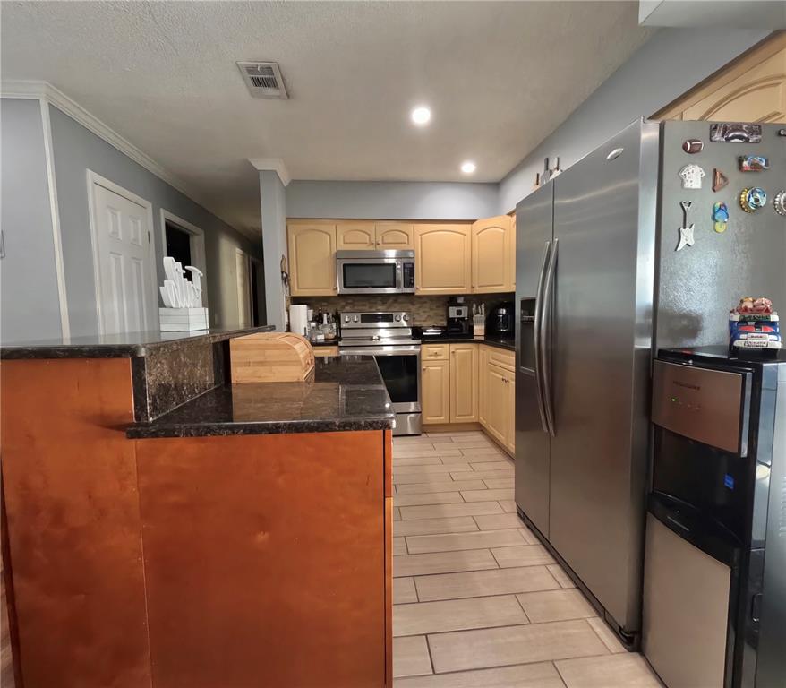 5928 Yorkshire Road Tampa, FL 33634 - Photo 13 of 66 Gallery Image 13