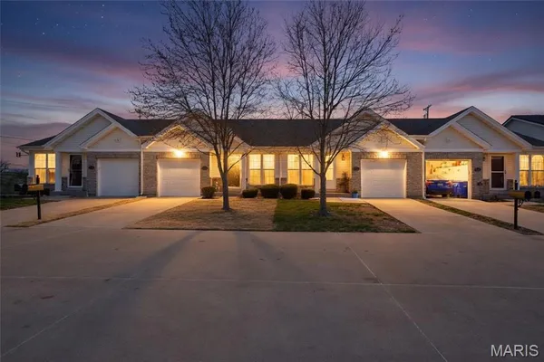 $240,000 | 12195 Mckelvey Place Drive, Bridgeton, MO 63044
