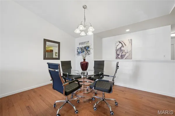 $240,000 | 12195 Mckelvey Place Drive, Bridgeton, MO 63044