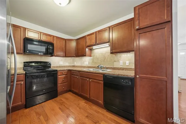 $240,000 | 12195 Mckelvey Place Drive, Bridgeton, MO 63044