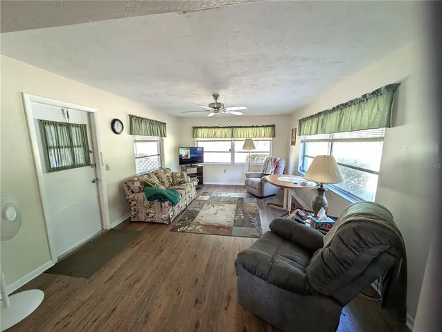 $215,000 | 400 South Washington Street, Beverly Hills, FL 34465