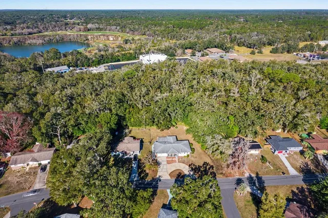 $215,000 | 400 South Washington Street, Beverly Hills, FL 34465