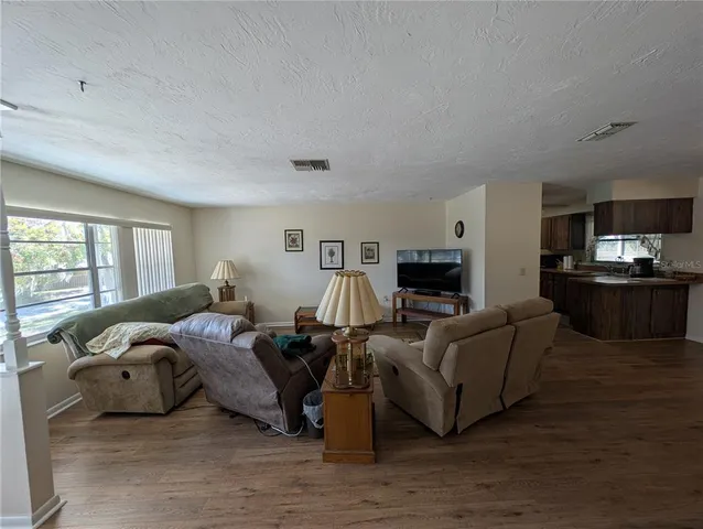 $215,000 | 400 South Washington Street, Beverly Hills, FL 34465