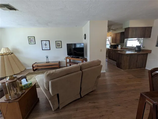 $215,000 | 400 South Washington Street, Beverly Hills, FL 34465