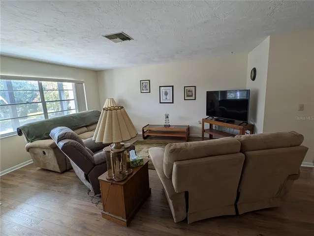 $215,000 | 400 South Washington Street, Beverly Hills, FL 34465