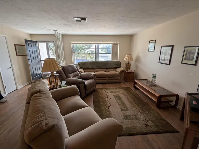 $215,000 | 400 South Washington Street, Beverly Hills, FL 34465