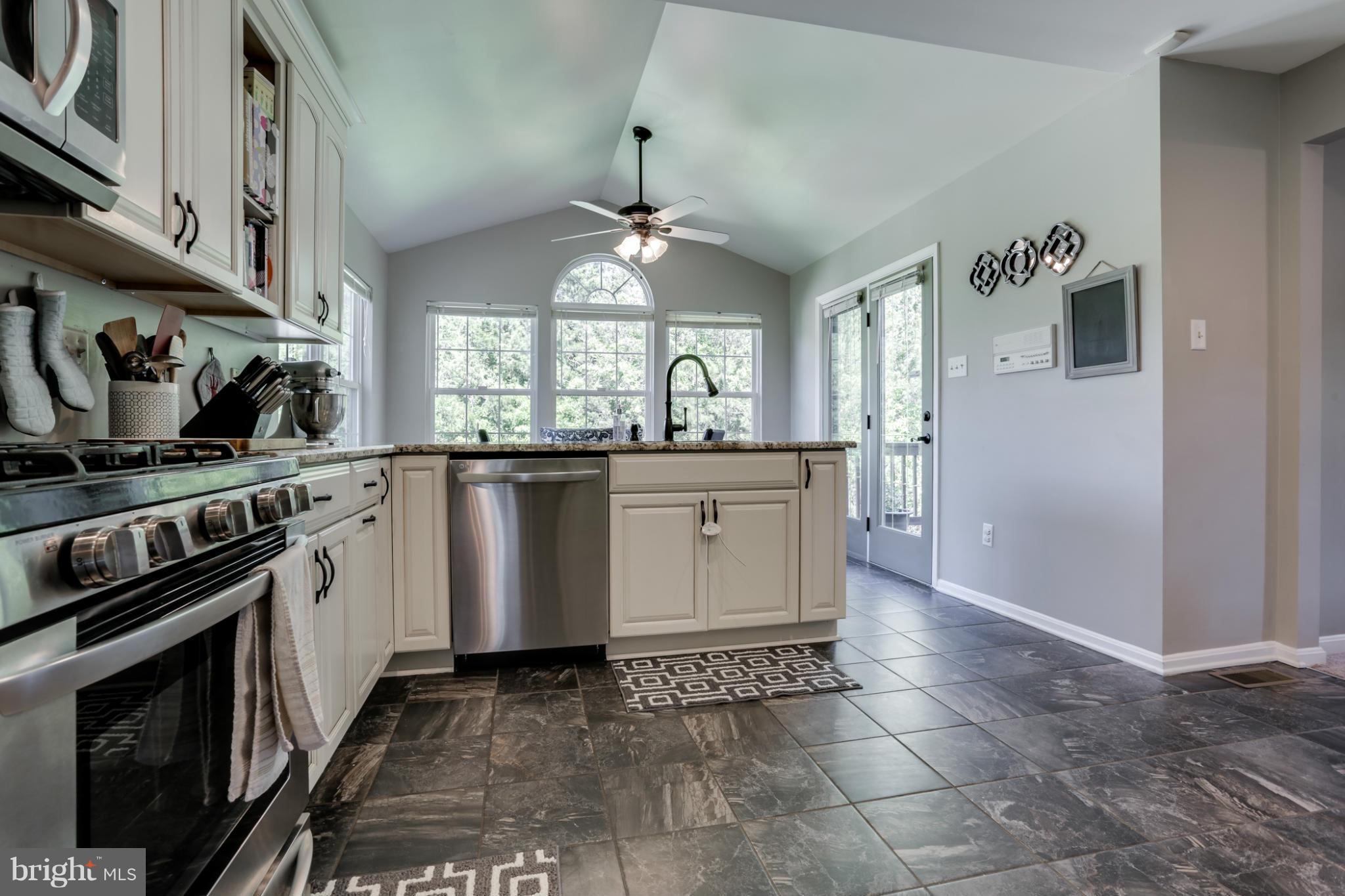 4816 Ridge Road Baltimore, MD 21237 - Photo 14 of 29 Kitchen