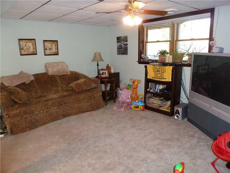 1138 Thomas Eighty Four Road Eighty Four, PA 15330 - Photo 21 of 25 Family Room.