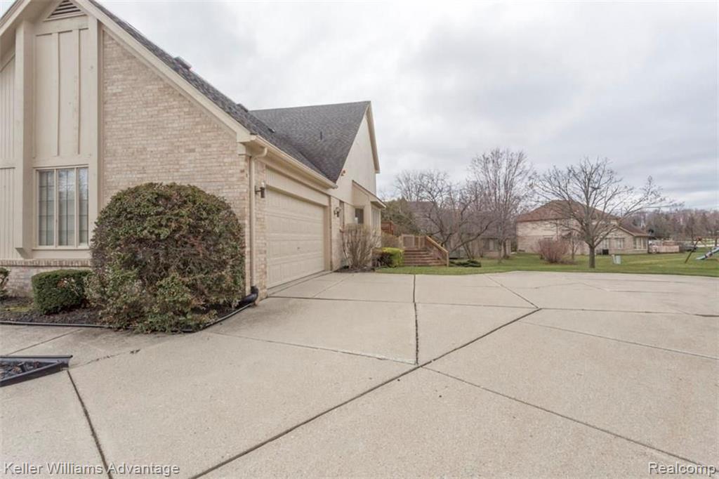 39167 Point Court Farmington Hills, MI 48331 - Photo 33 of 33
