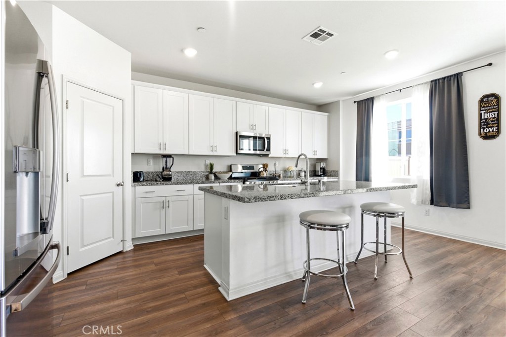 15594 Raptor Road Moreno Valley, CA 92551 - Photo 16 of 53
