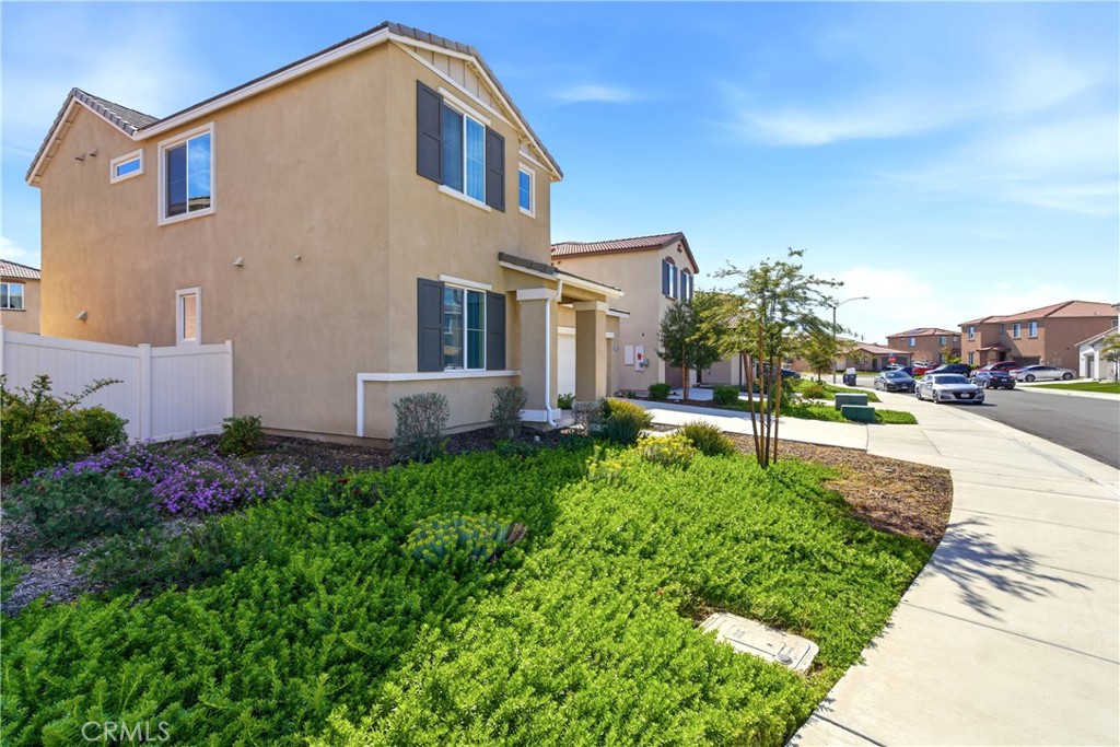 15594 Raptor Road Moreno Valley, CA 92551 - Photo 4 of 53