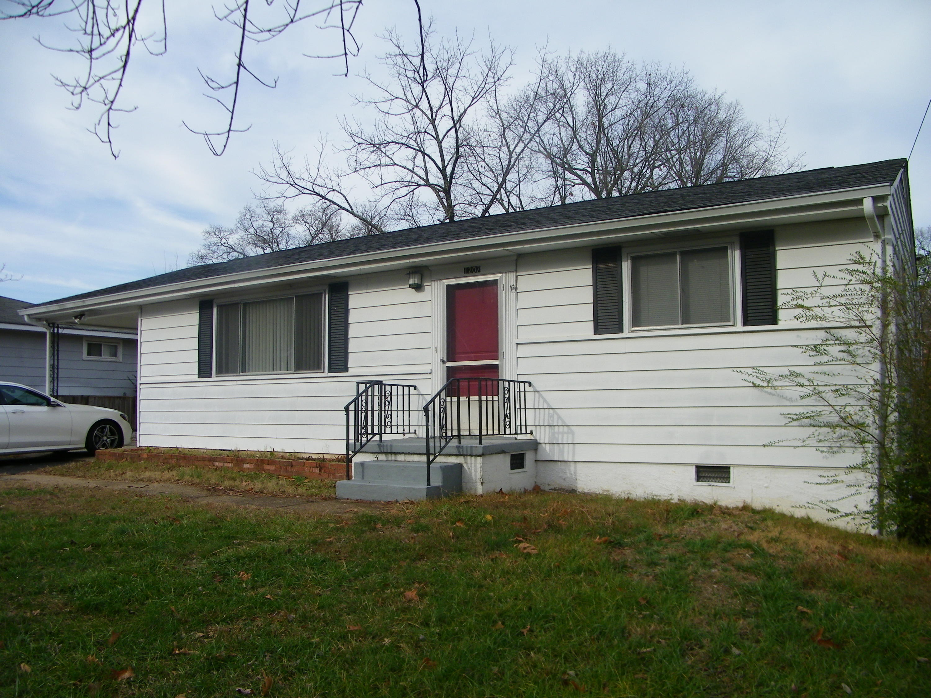 1207 John Ross Road Chattanooga, TN 37412 - Photo 2 of 13 100_6303