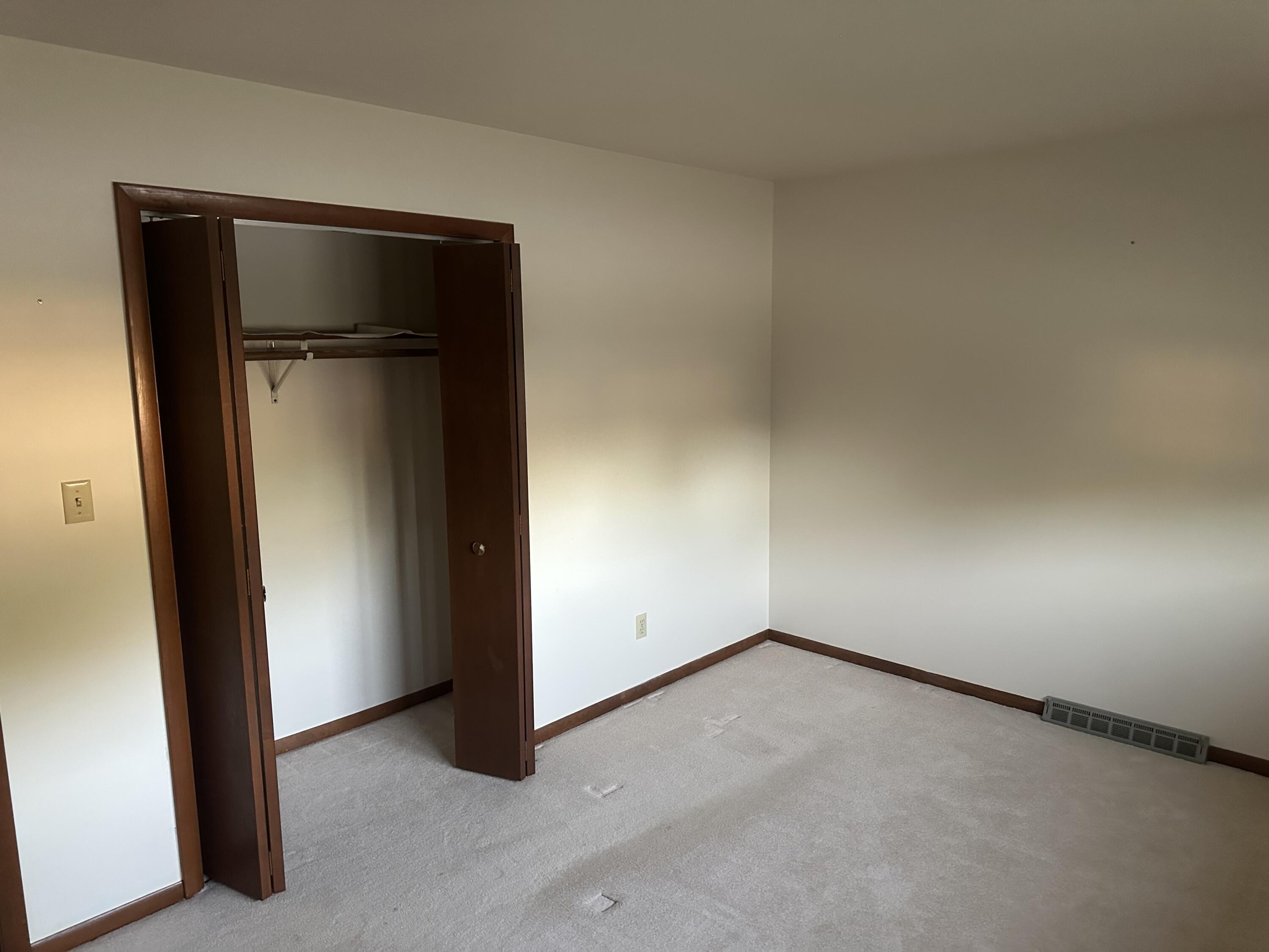 240 Rush Court Hobart, IN 46342 - Photo 9 of 19 an empty room with closet