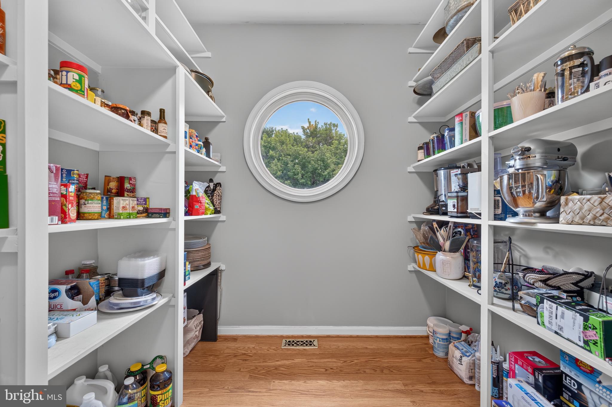 13909 Darnestown Road Gaithersburg, MD 20878 - Photo 7 of 64