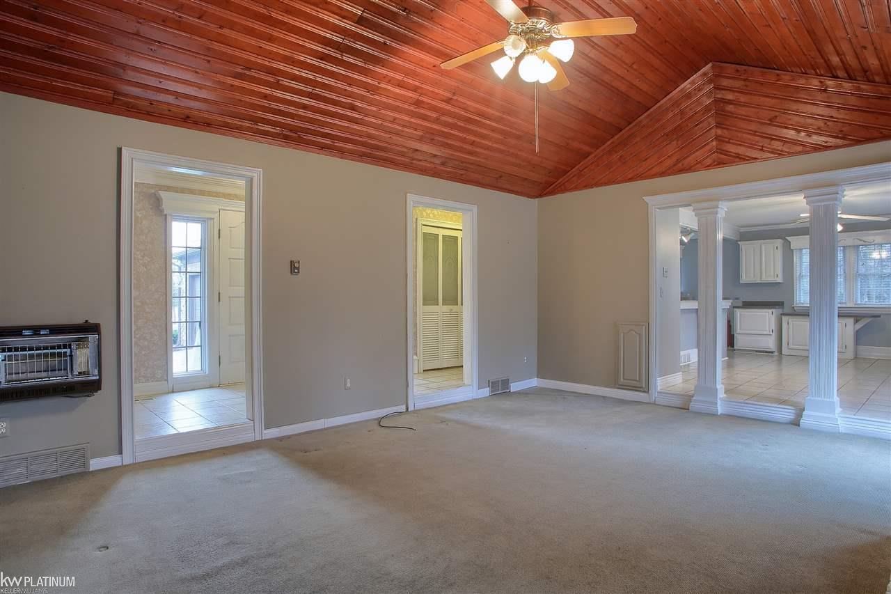9731 Bartel Road Columbus, MI 48063 - Photo 12 of 41