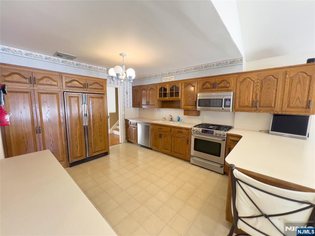 36 Deer Trail Road Hillsdale, NJ 07642 - Photo 8 of 23