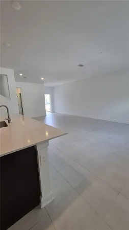 a view of empty room with window