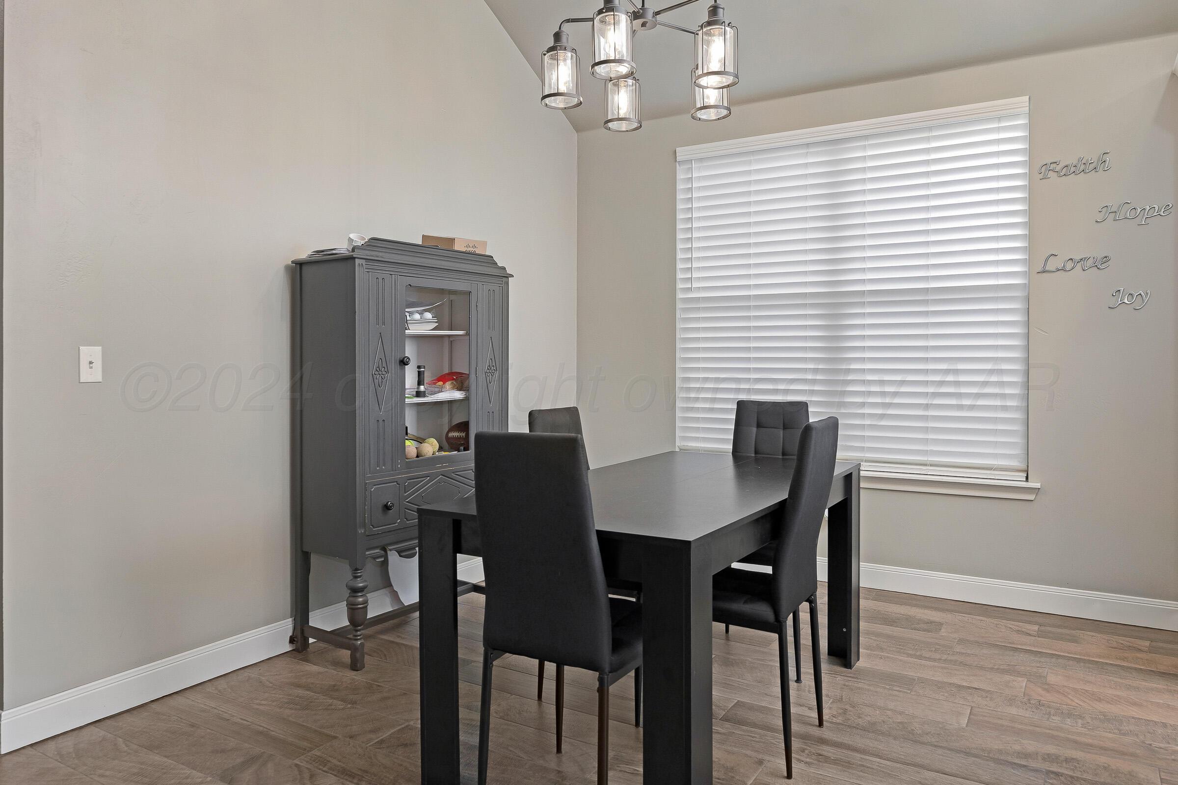 008_Dining Room
