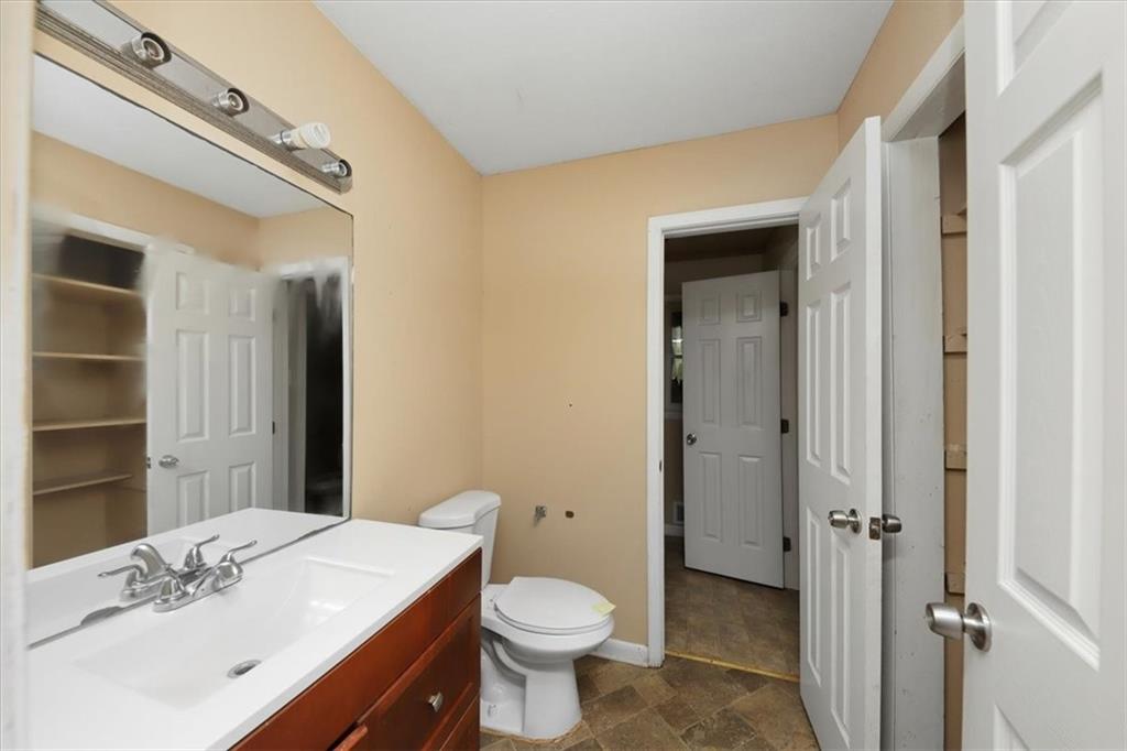 2402 Dawn Drive Decatur, GA 30032 - Photo 13 of 19