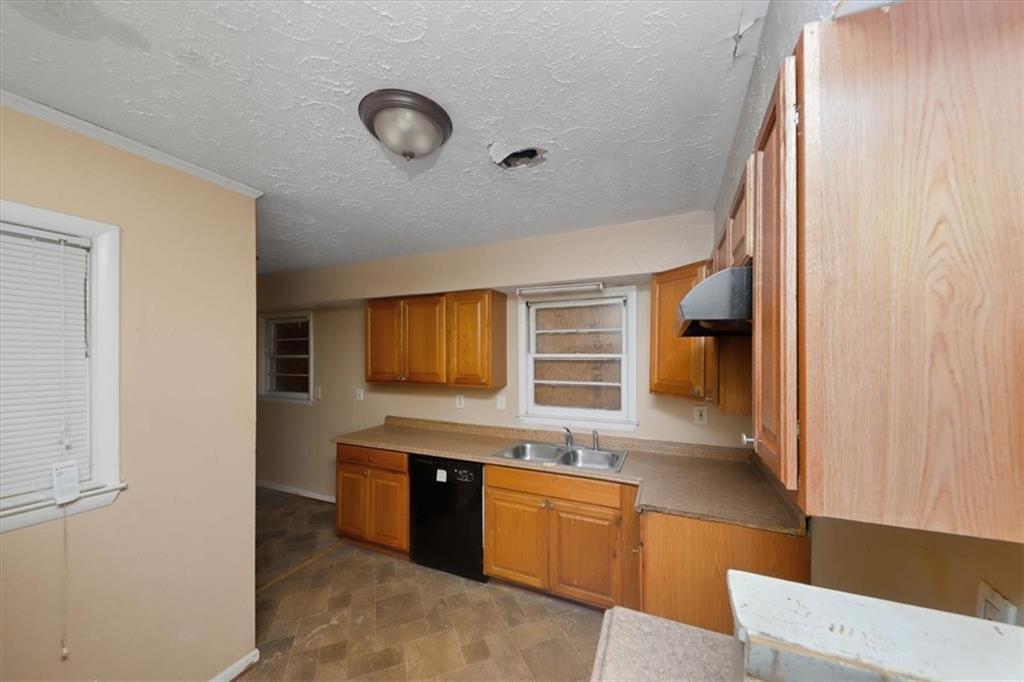 2402 Dawn Drive Decatur, GA 30032 - Photo 7 of 19