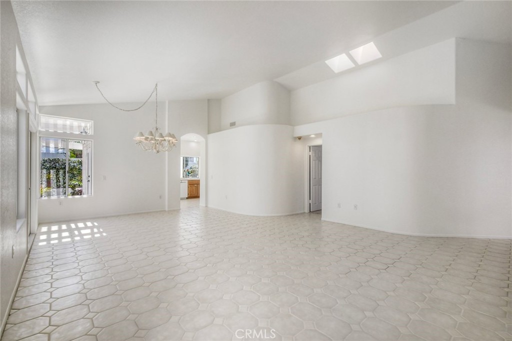 4993 Lamia Way Oceanside, CA 92056 - Photo 5 of 37