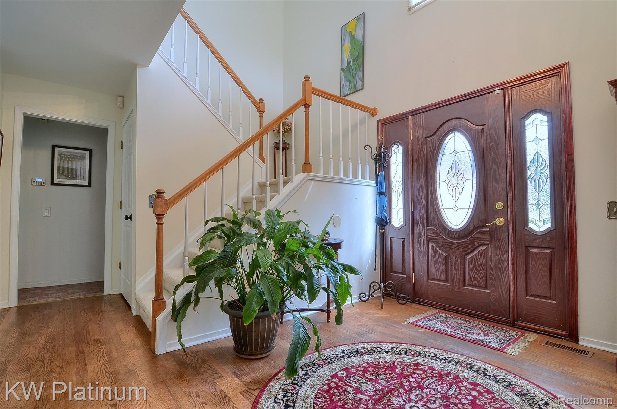 1237 Sandy Ridge Drive Rochester, MI 48306 - Photo 3 of 35 3-Foyer.jpg
