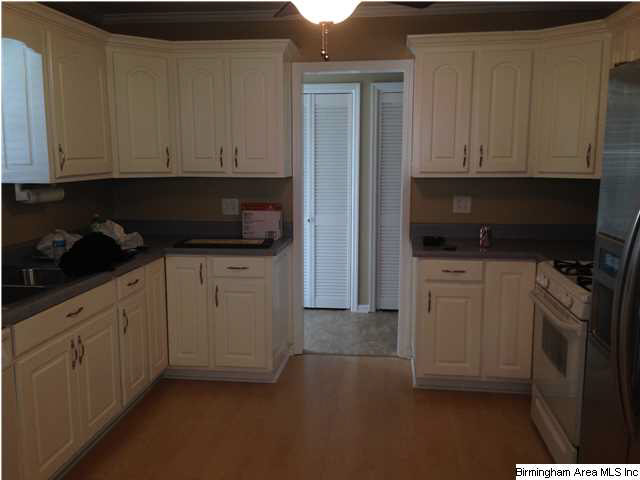 59 Ridgewood Drive Hayden, AL 35079 - Photo 3 of 4