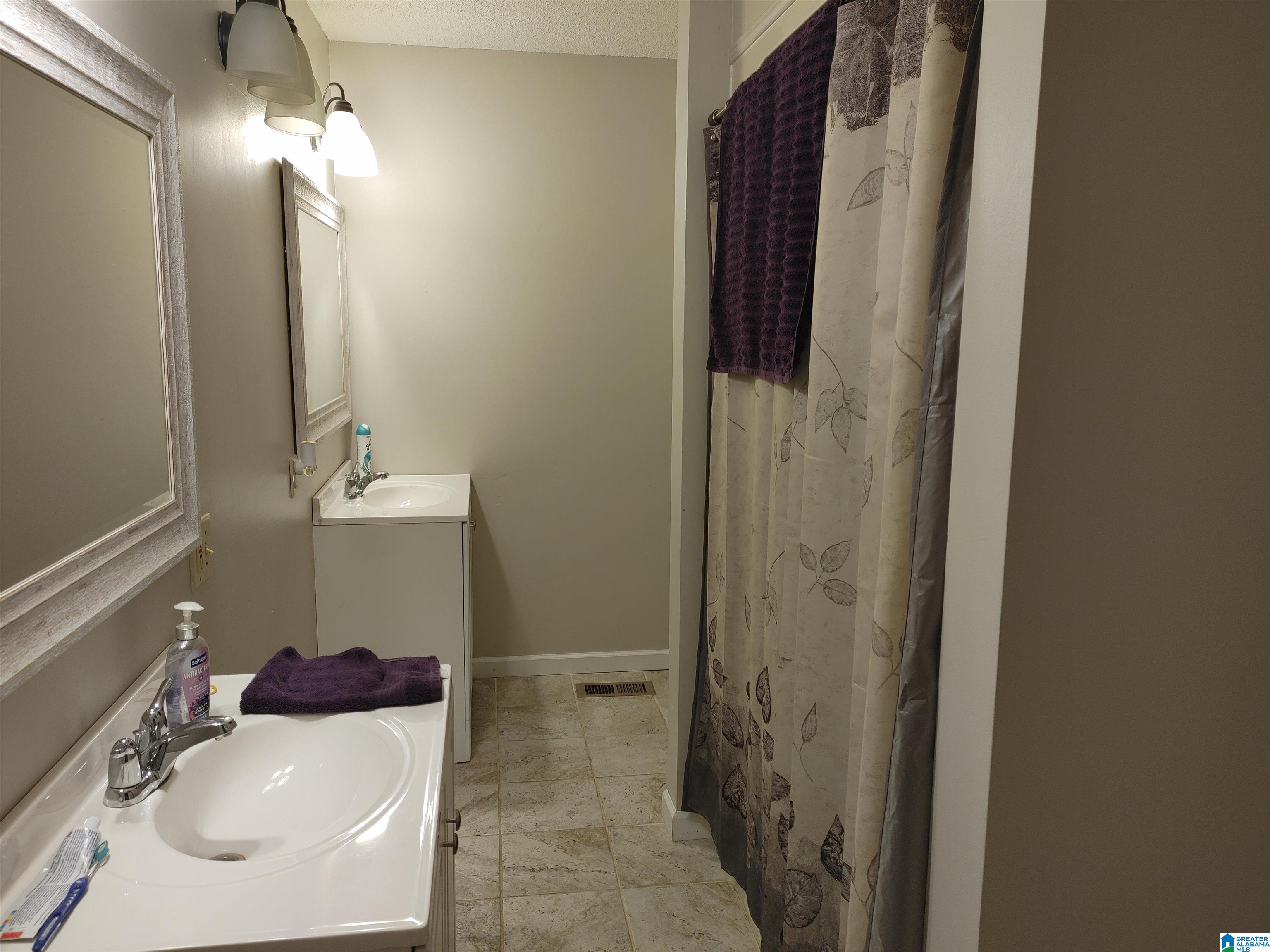151 Fulton Circle Sylacauga, AL 35150 - Photo 10 of 18